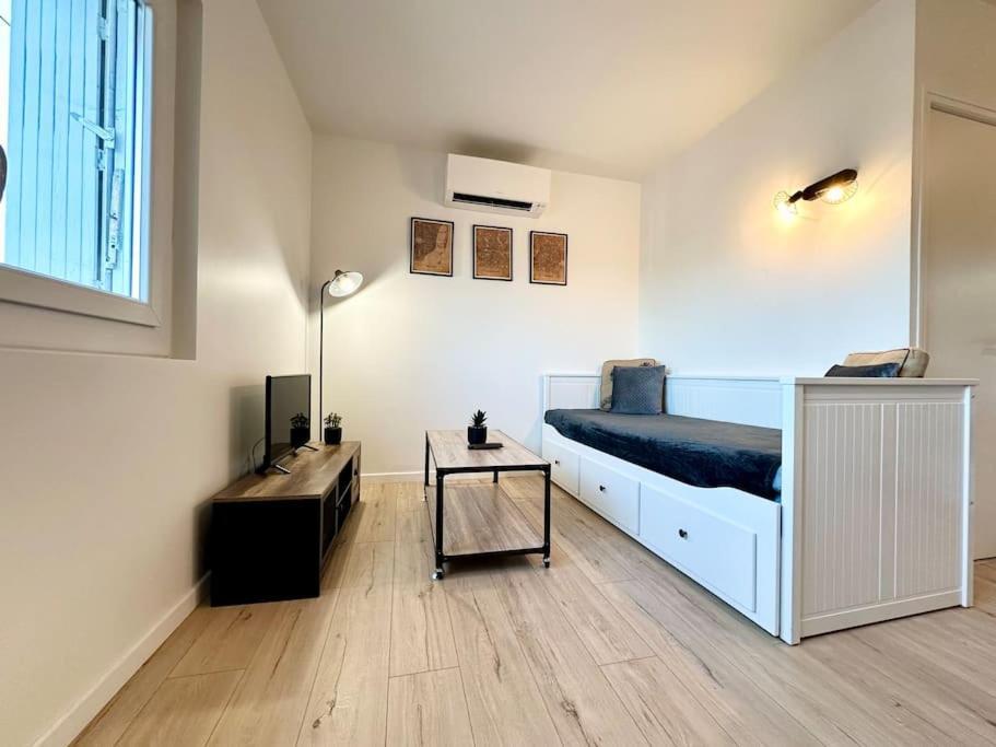 Le Clemenceau - Parking Prive - Fibre & Clim Apartment Mont-de-Marsan Ngoại thất bức ảnh